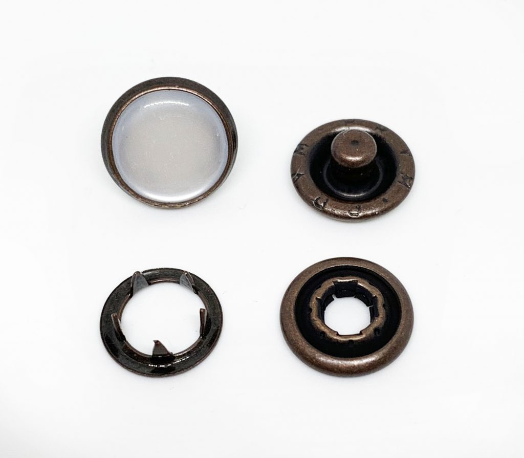 Tipos de botones a presión con diseños únicos.